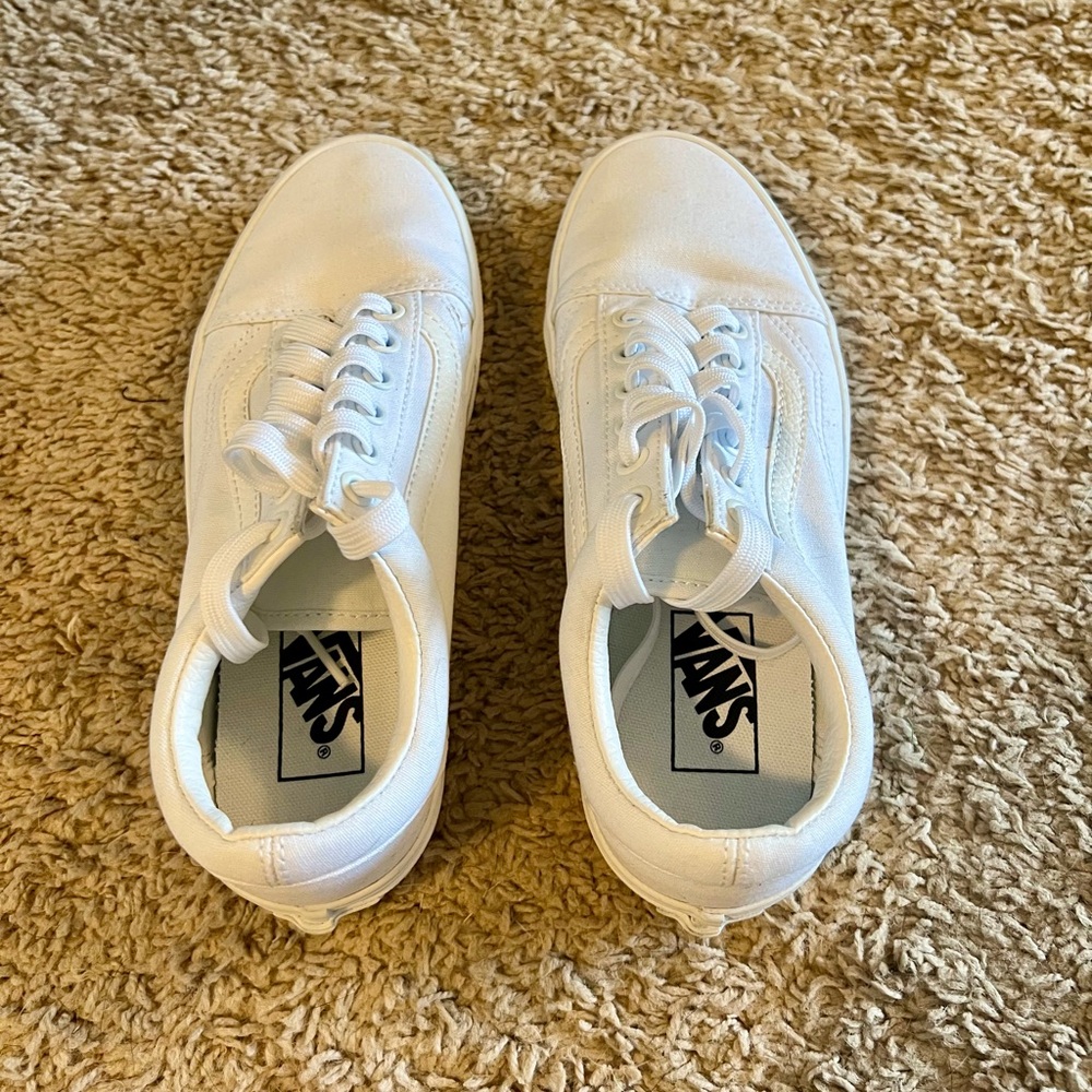 Vans Old Skool Classic Sneaker (White)